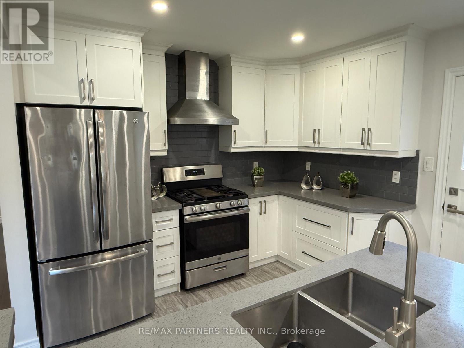 77 Foreht Crescent, Aurora, Ontario  L4G 3E9 - Photo 15 - N12172111