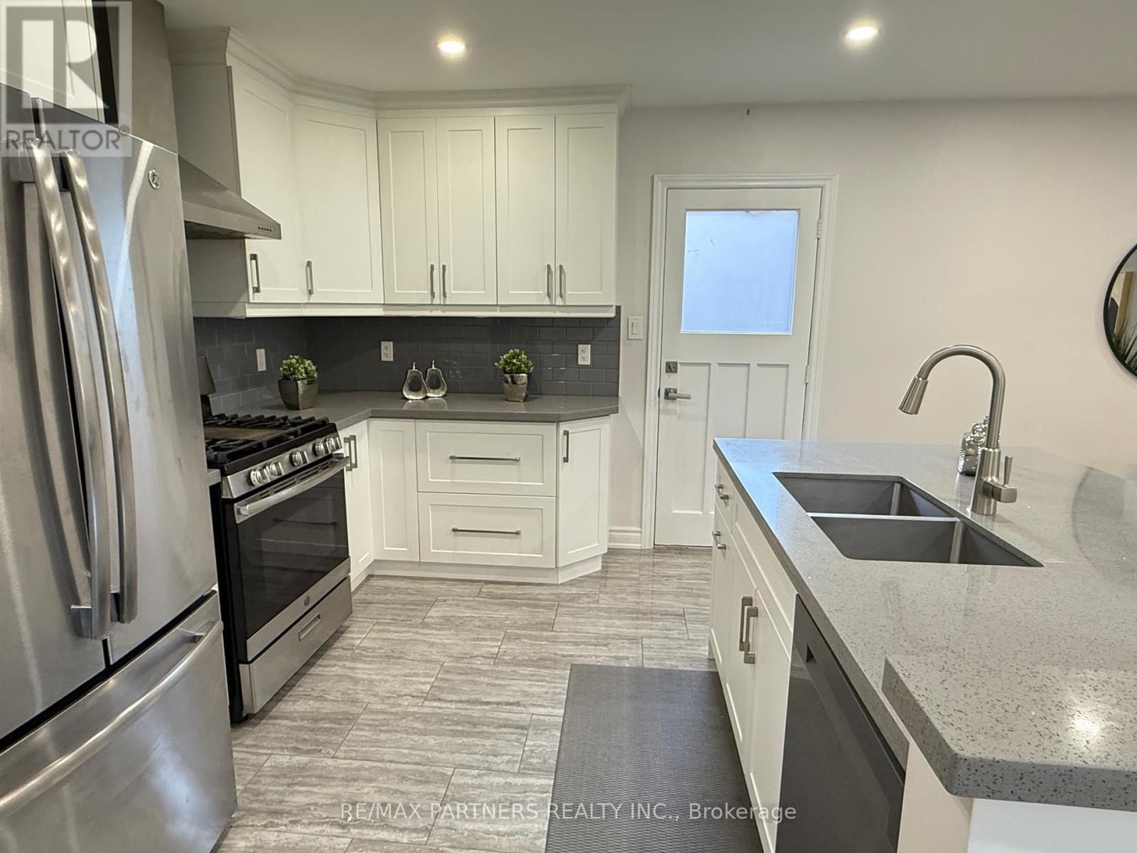 77 Foreht Crescent, Aurora, Ontario  L4G 3E9 - Photo 16 - N12172111