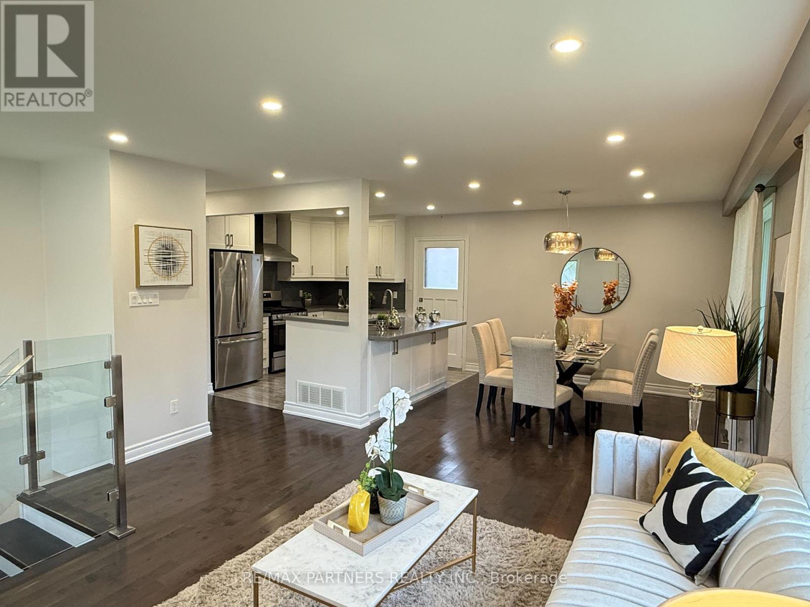 77 Foreht Crescent, Aurora, Ontario  L4G 3E9 - Photo 6 - N12172111