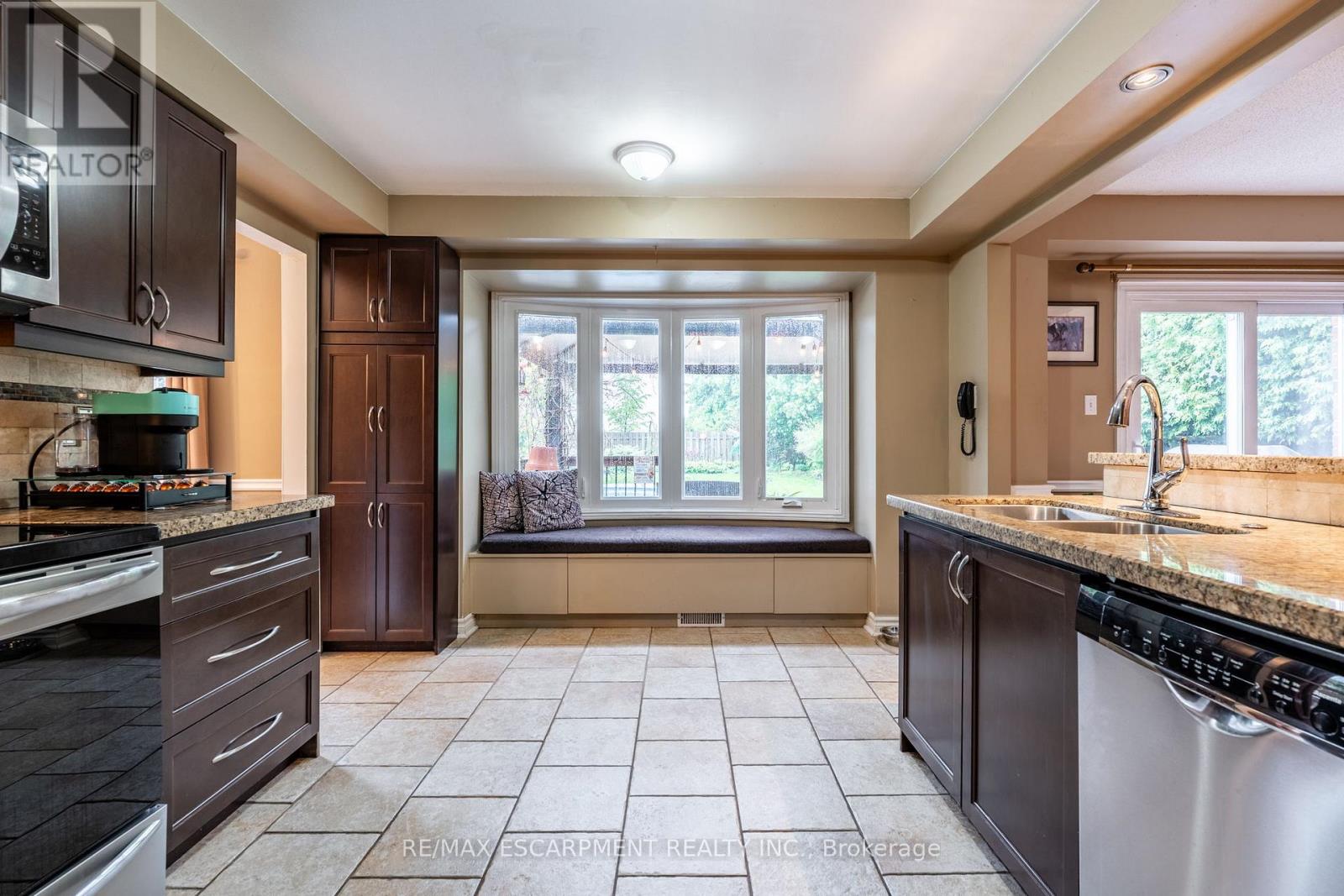 24 Vance Crescent, Hamilton, Ontario  L8B 0B7 - Photo 11 - X12170728