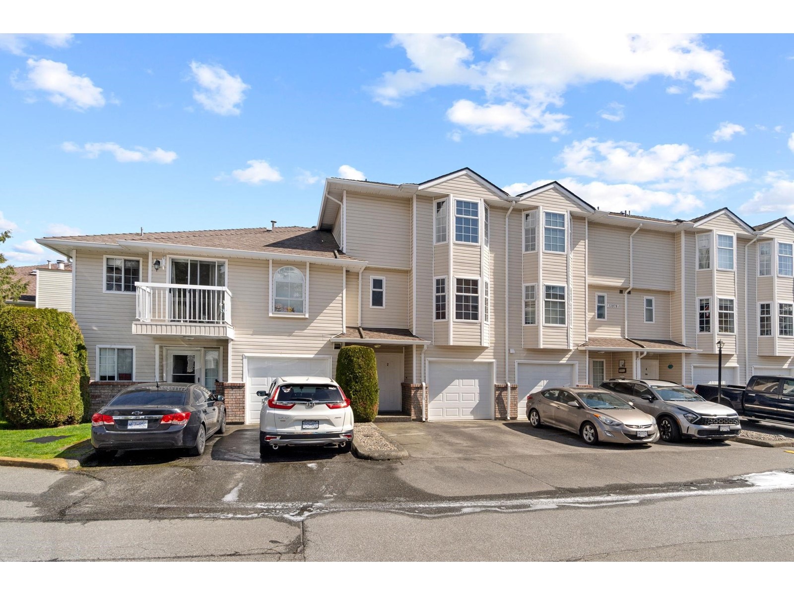 2 13970 72 Avenue, Surrey, British Columbia  V3W 0M5 - Photo 1 - R2991462