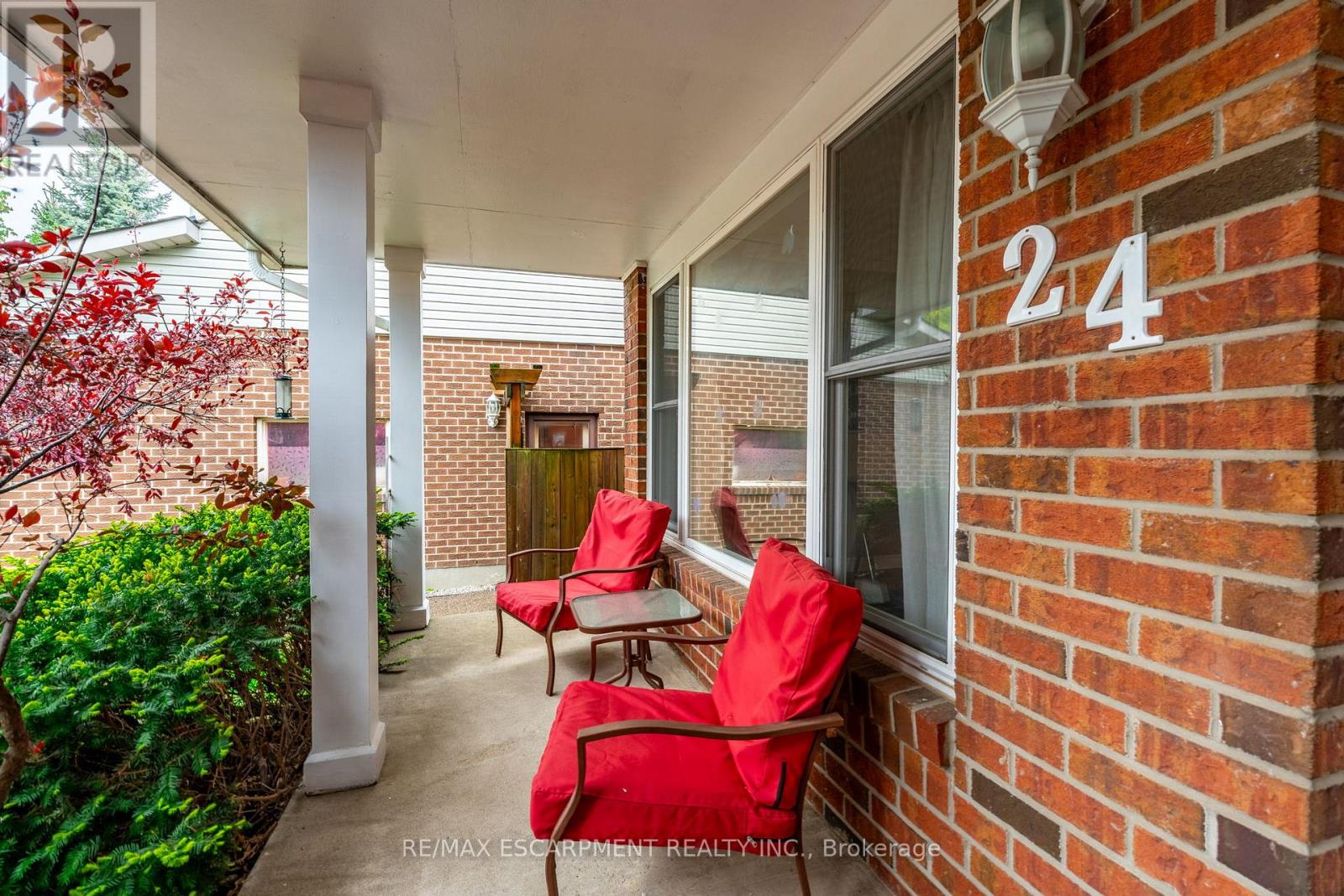24 Vance Crescent, Hamilton, Ontario  L8B 0B7 - Photo 5 - X12170728