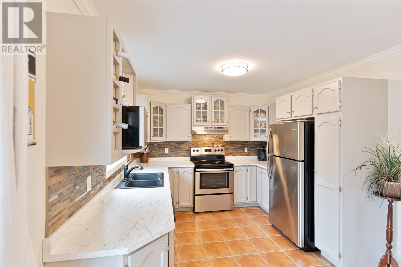 Property at 5 Caprea Place image 5
