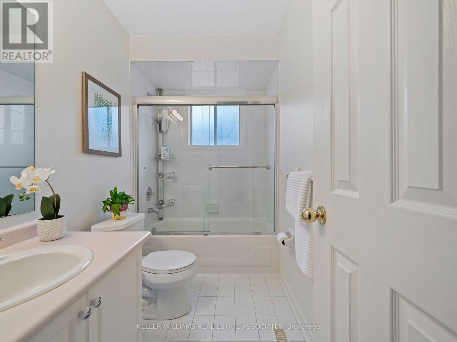 144 Genesee Drive, Oakville, Ontario  L6H 5Y9 - Photo 19 - W12170777