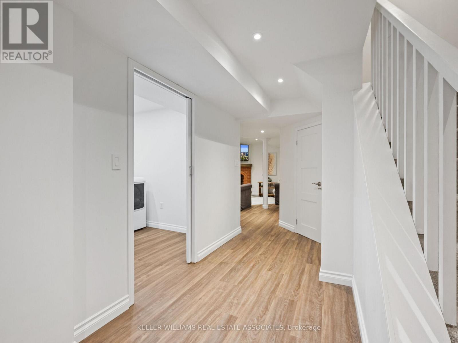 144 Genesee Drive, Oakville, Ontario  L6H 5Y9 - Photo 21 - W12170777