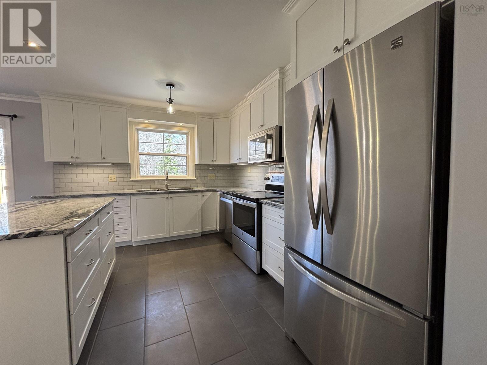 4 Cresthaven Court, Bridgewater, Nova Scotia  B4V 3Z3 - Photo 12 - 202508493