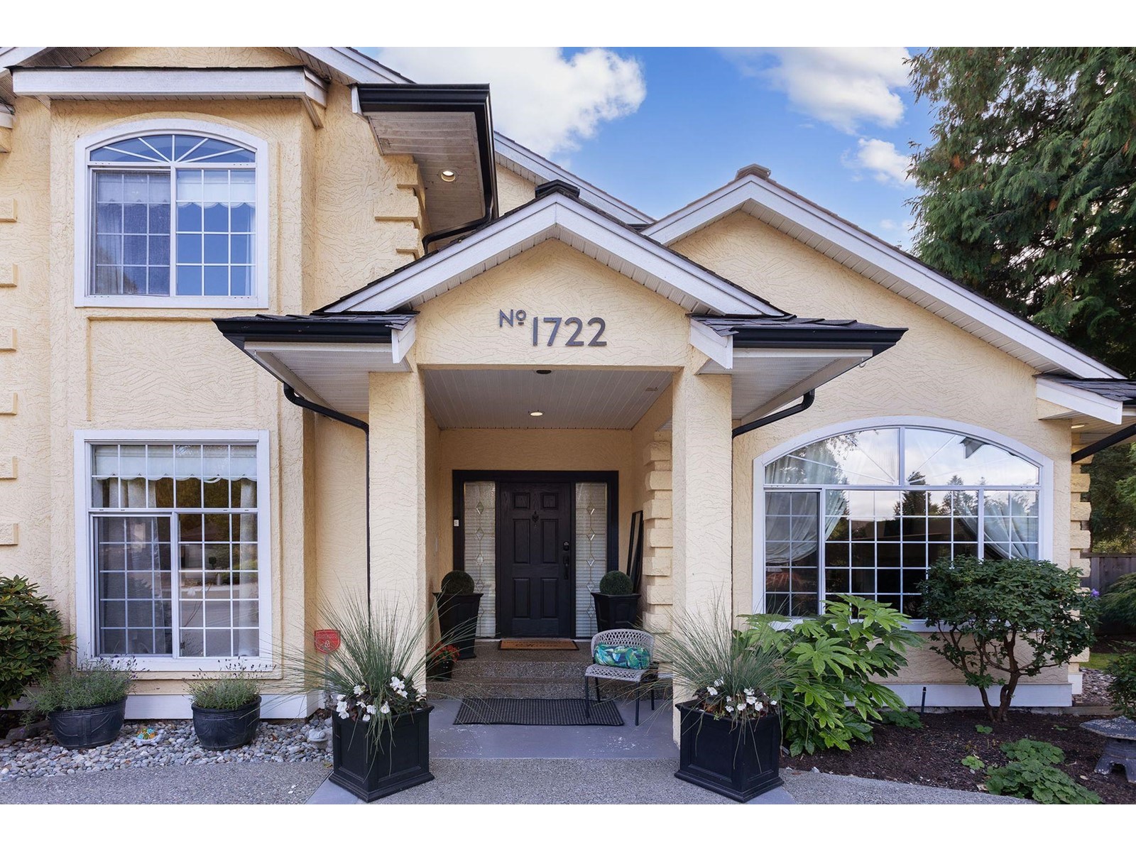 Property at 1722 137A STREET image 2
