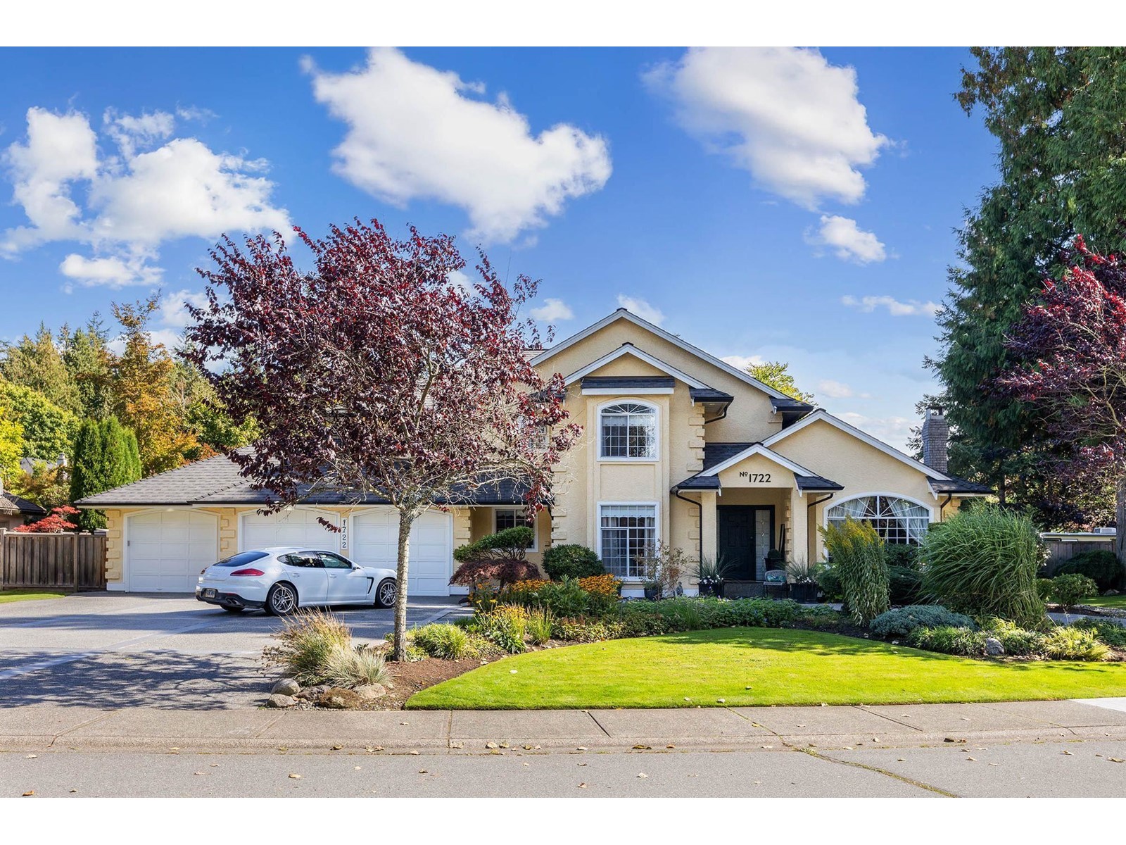 Property at 1722 137A STREET image 4