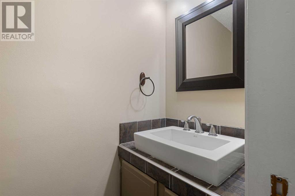 62 Beacham Way Nw, Calgary, Alberta  T3K 5K4 - Photo 27 - A2219965