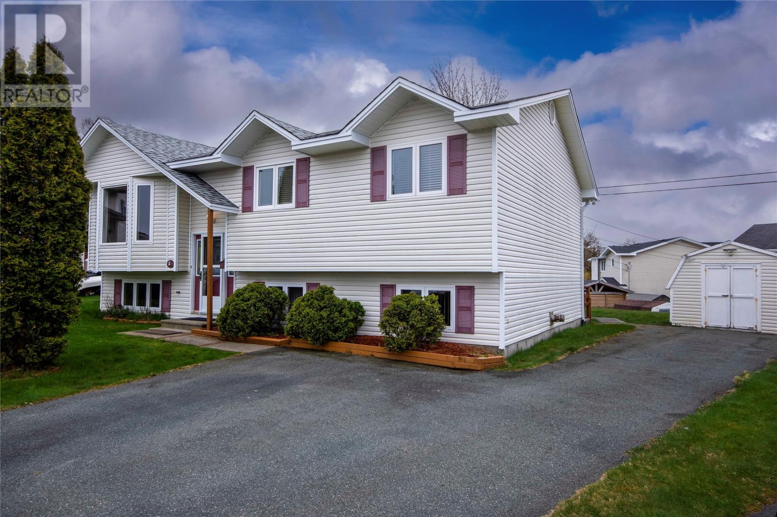 Property at 8 Breeze Place image 1