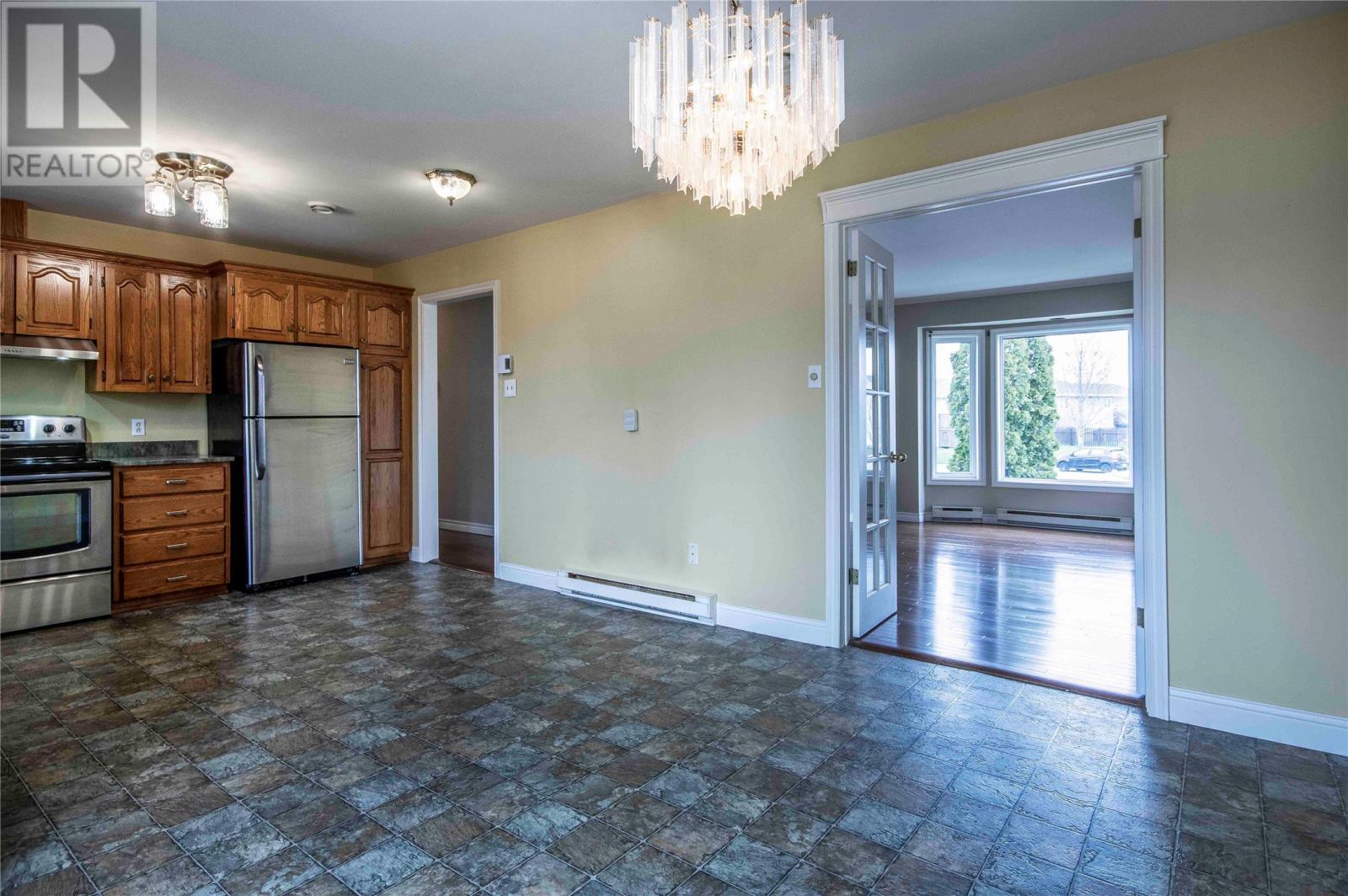 Property at 8 Breeze Place image 3