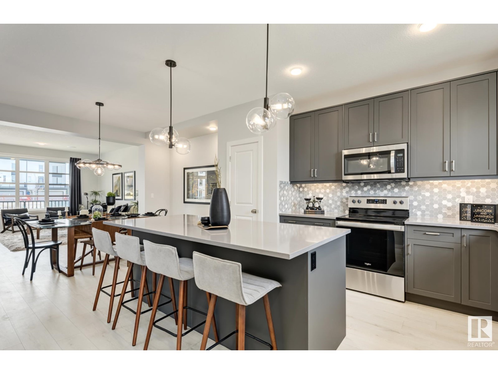 Property at 17203 3 ST NW image 3