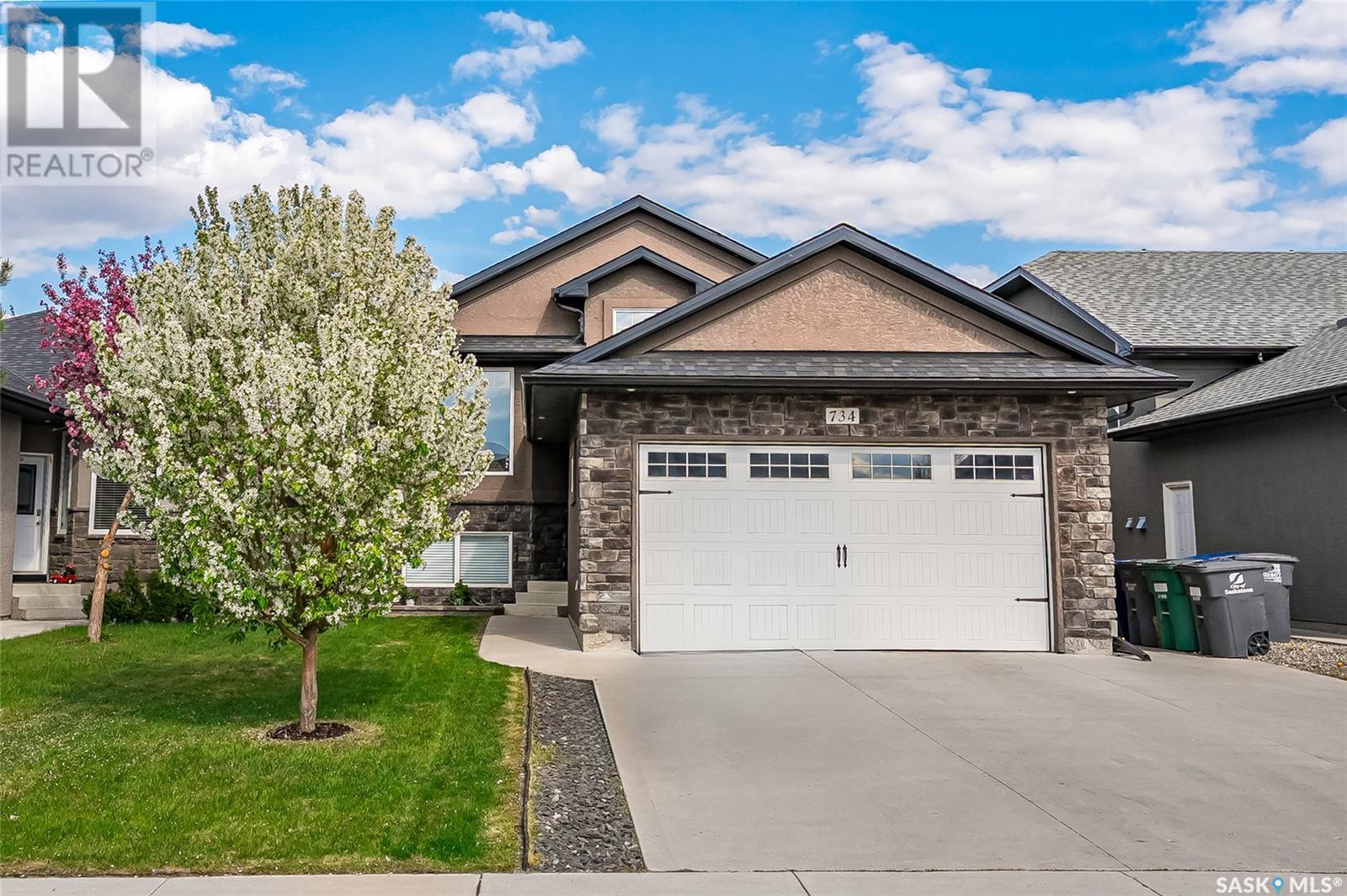 Property at 734 Sutter CRESCENT image 1