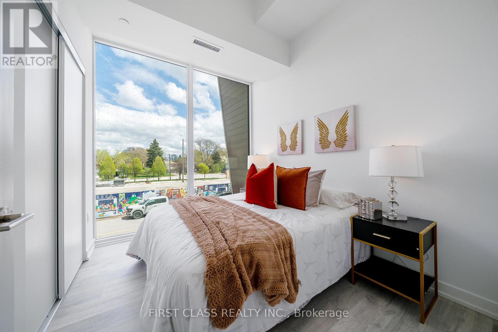28 - 8 Olympic Gdn Drive, Toronto, Ontario  M2M 0B9 - Photo 16 - C12132508