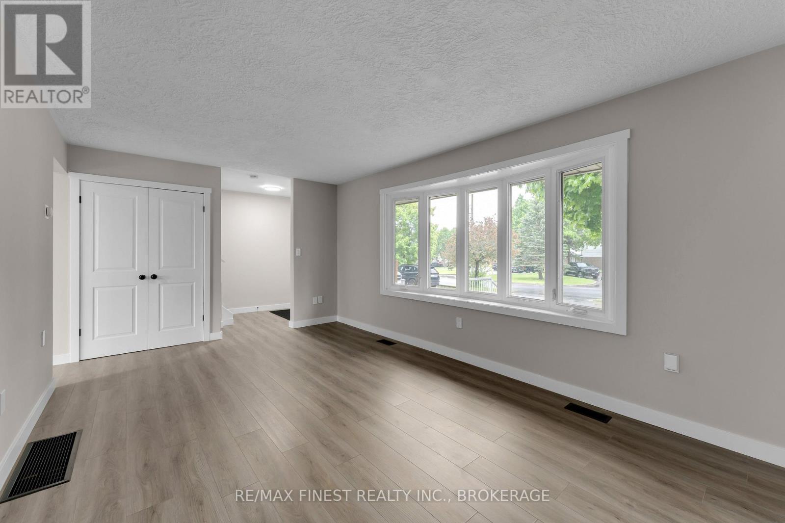 27 - 53 Winchester Drive, Greater Napanee, Ontario  K7R 3P9 - Photo 5 - X12172832
