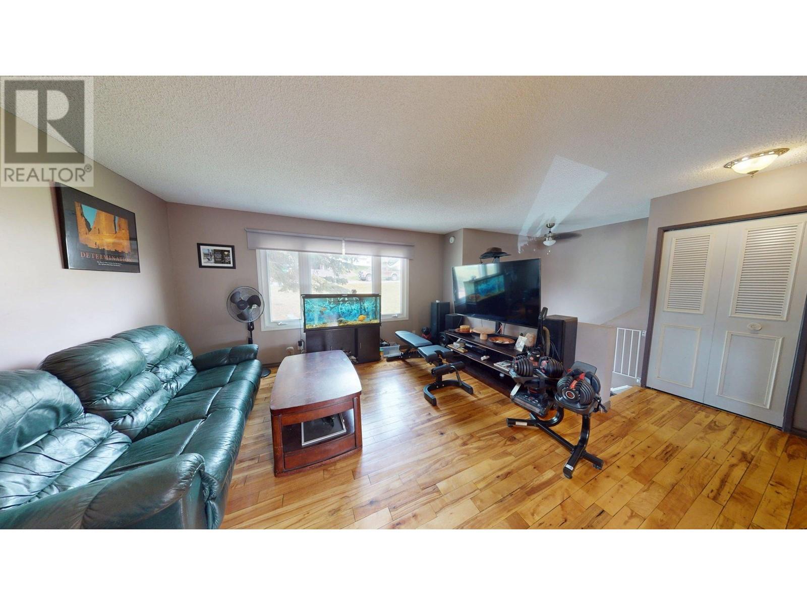 1336 Alpine Drive, Elkford, British Columbia  V0B 1H0 - Photo 10 - 10348830