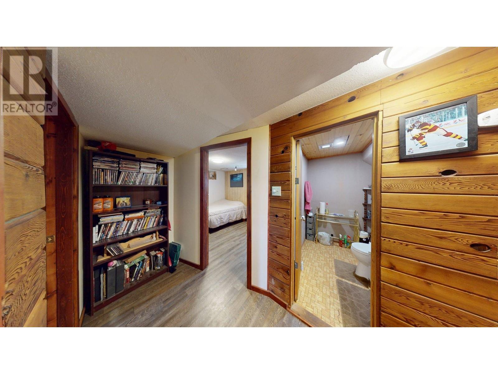 1336 Alpine Drive, Elkford, British Columbia  V0B 1H0 - Photo 20 - 10348830