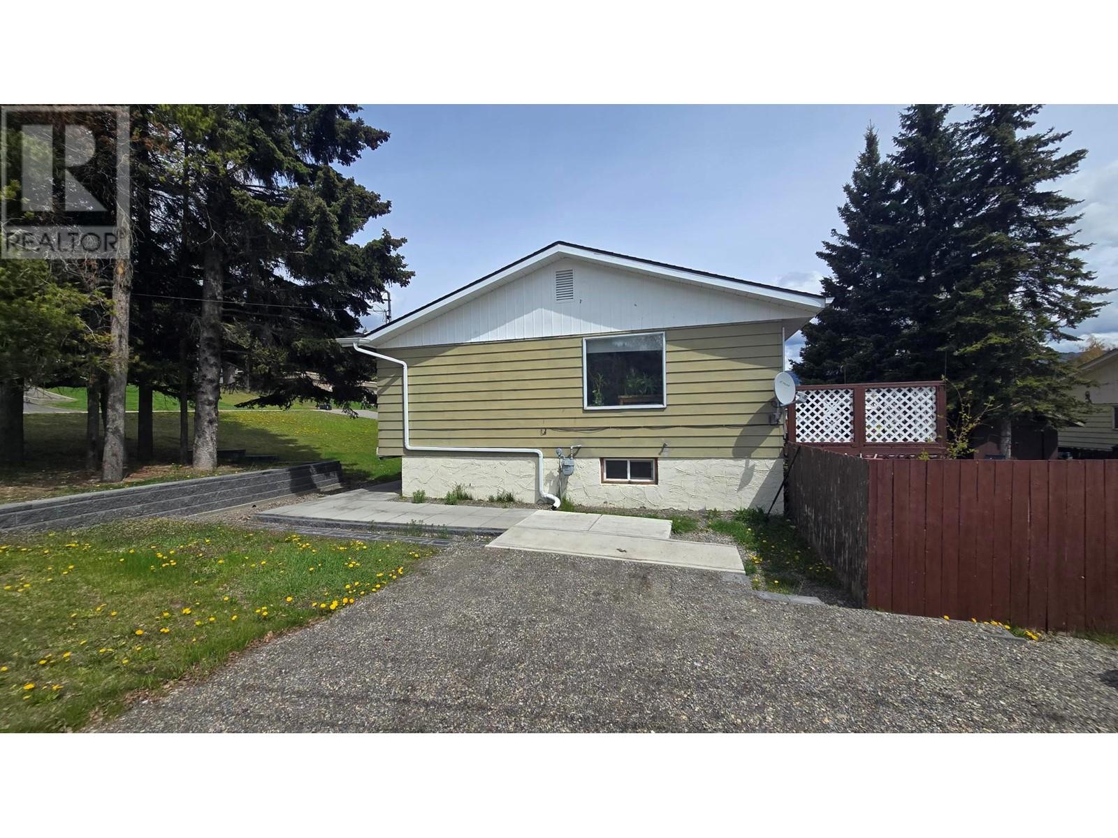 1336 Alpine Drive, Elkford, British Columbia  V0B 1H0 - Photo 31 - 10348830