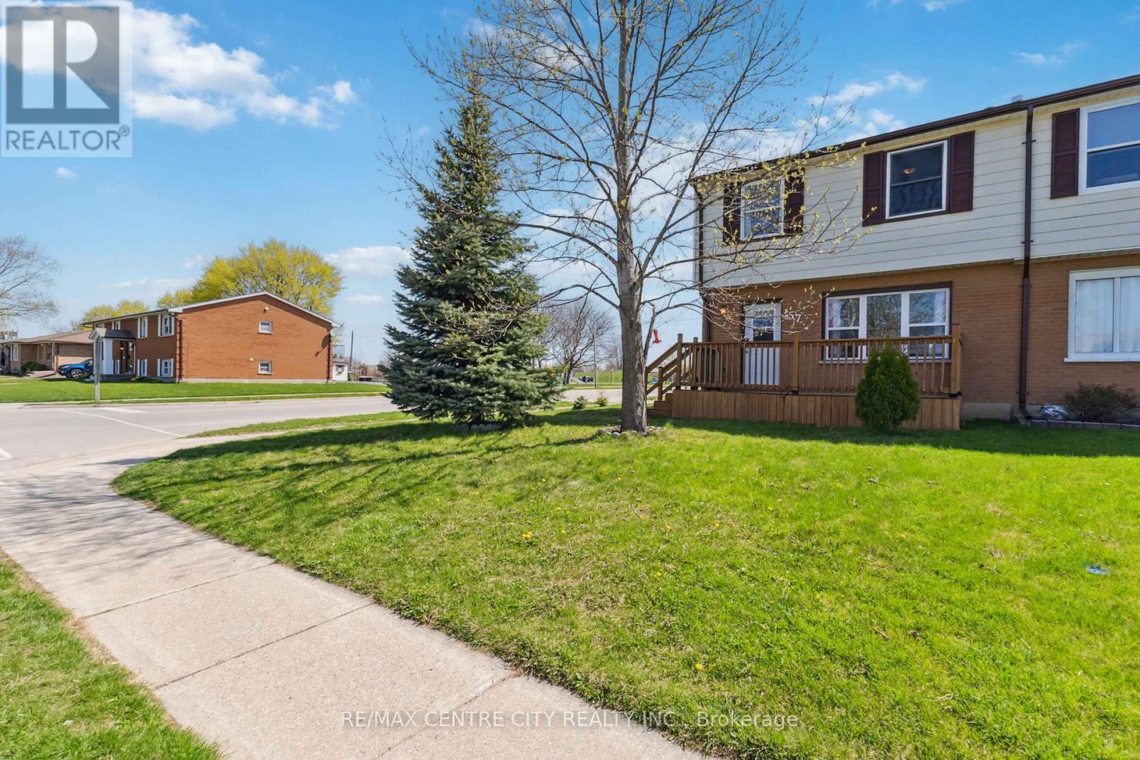 Photo 5 of 47 for 157 Highview Drive