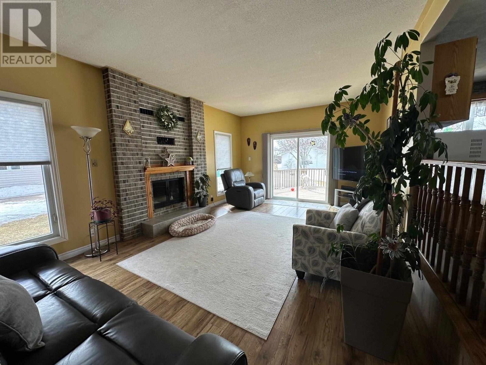 207 Winnipeg St, Schreiber, Ontario  P0T 2S0 - Photo 11 - TB250798