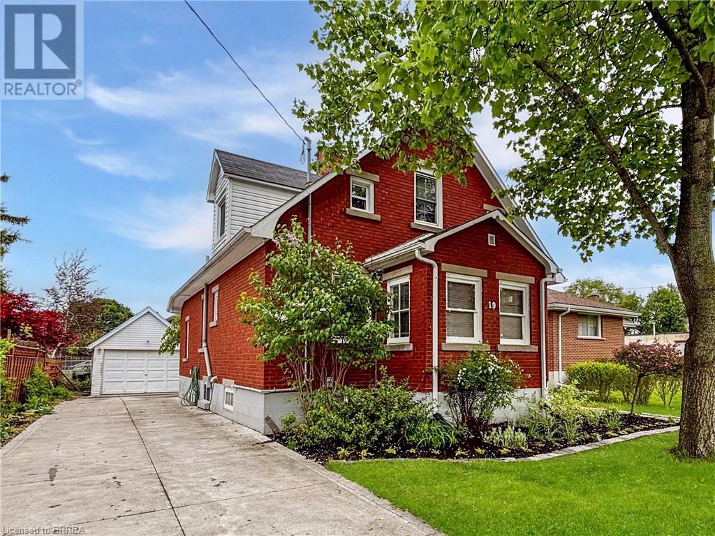 19 ROWANWOOD Avenue, brantford, Ontario