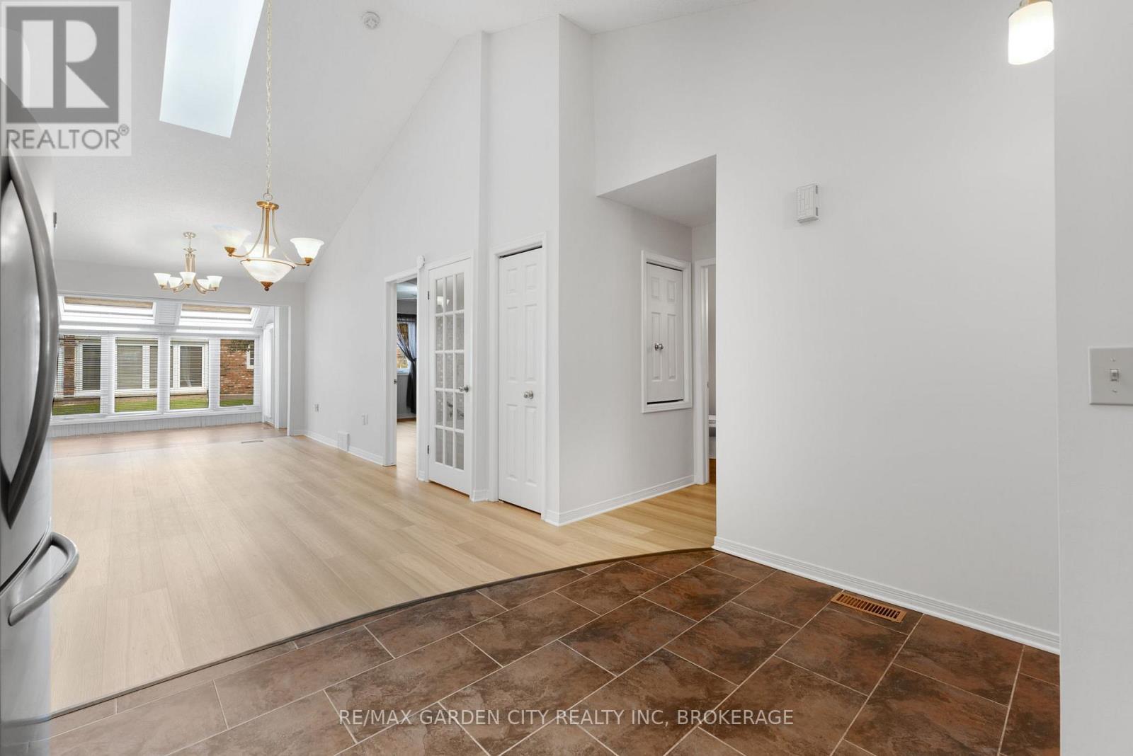 4107 Cherry Blossom Lane, Lincoln, Ontario  L0R 2C0 - Photo 8 - X12172853
