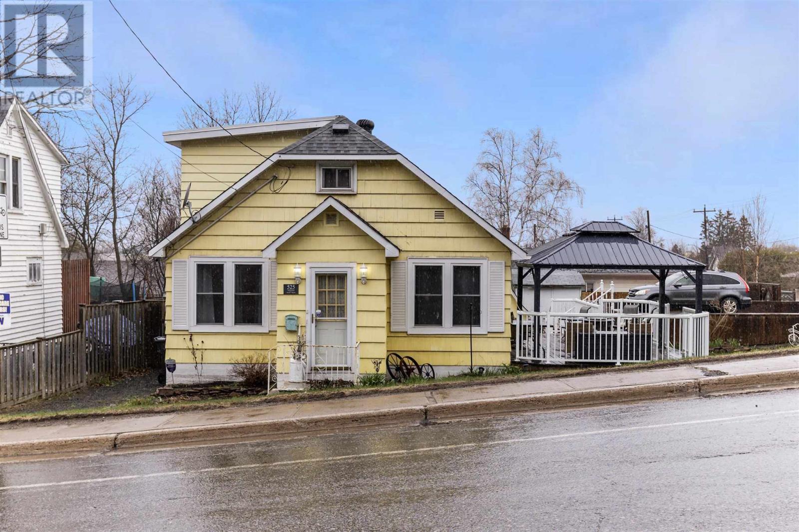 525 North St, Sault Ste. Marie, Ontario  P6B 2B5 - Photo 1 - SM250948
