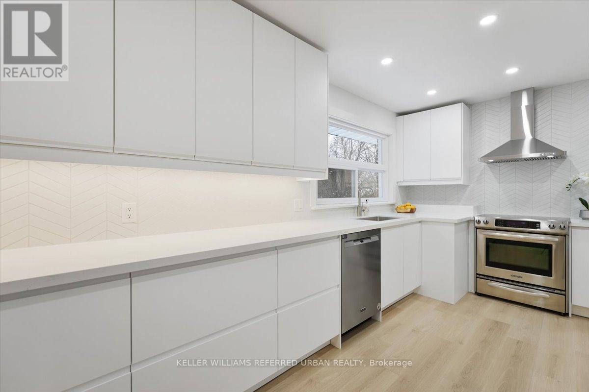 297 Betty Ann Drive, Toronto, Ontario  M2R 1A9 - Photo 9 - C12095894