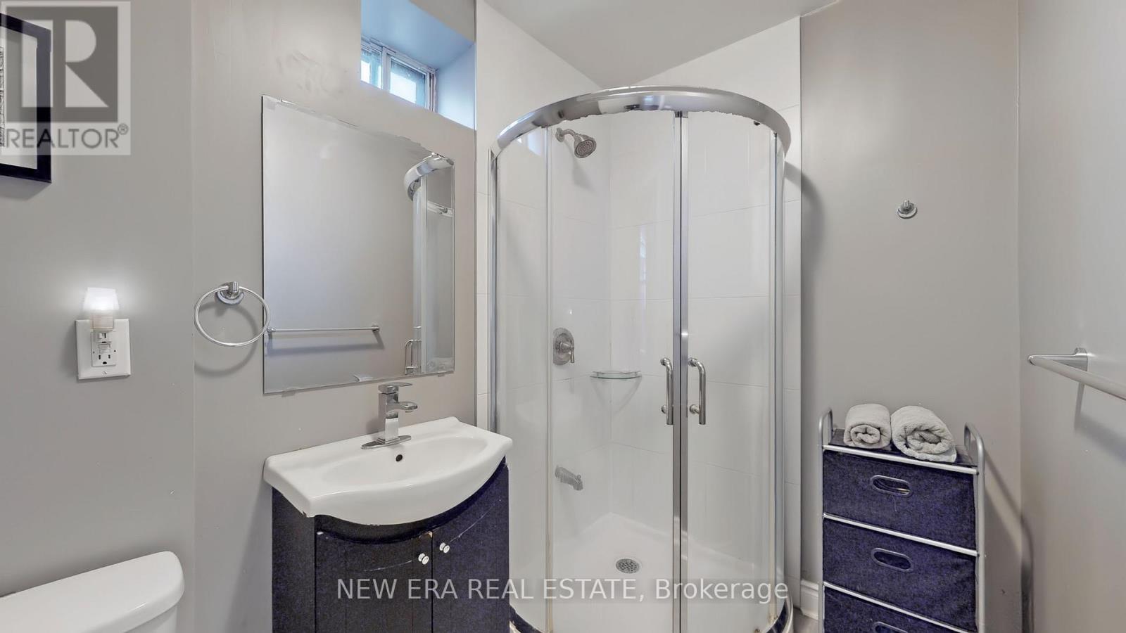 69 D'arcy Street, Toronto, Ontario  M5T 1J9 - Photo 15 - C12172805