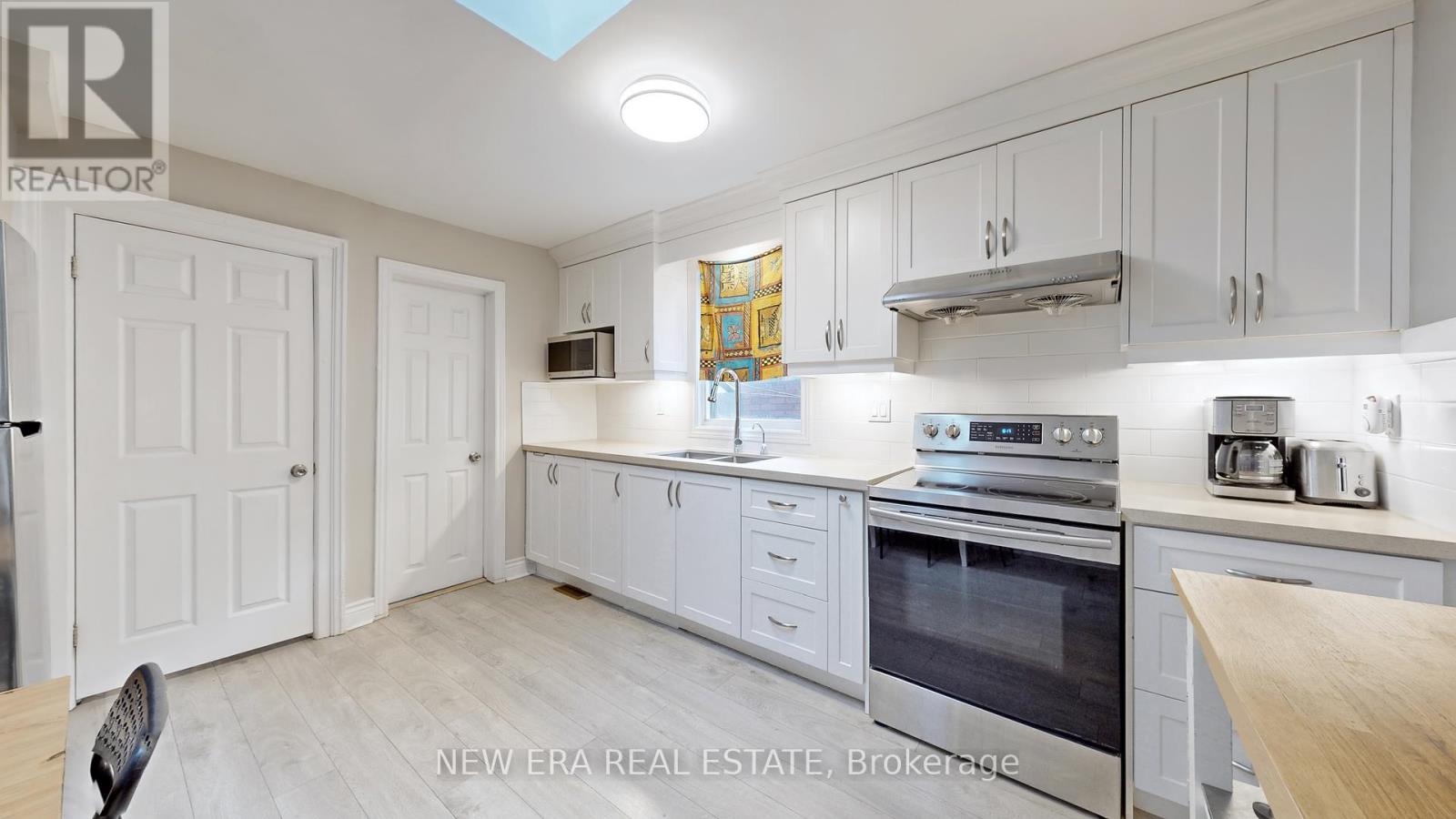 69 D'arcy Street, Toronto, Ontario  M5T 1J9 - Photo 4 - C12172805