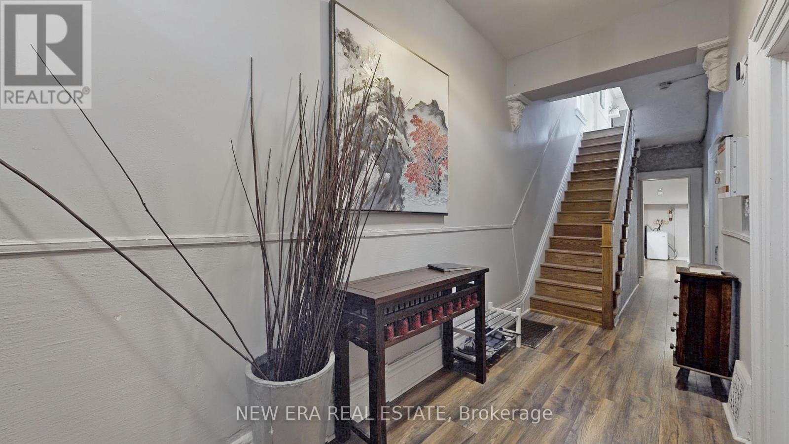69 D'arcy Street, Toronto, Ontario  M5T 1J9 - Photo 9 - C12172805