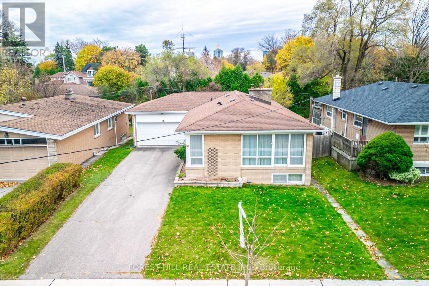 1 Blithfield Avenue, Toronto, Ontario  M2K 1X9 - Photo 10 - C12172818