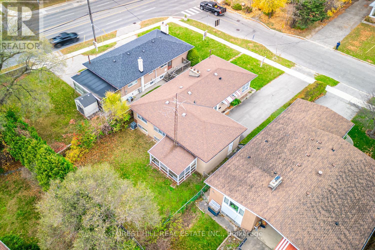 1 Blithfield Avenue, Toronto, Ontario  M2K 1X9 - Photo 12 - C12172818
