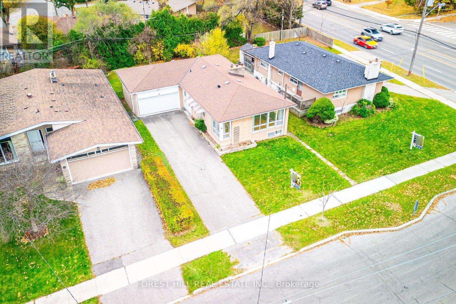 1 Blithfield Avenue, Toronto, Ontario  M2K 1X9 - Photo 14 - C12172818