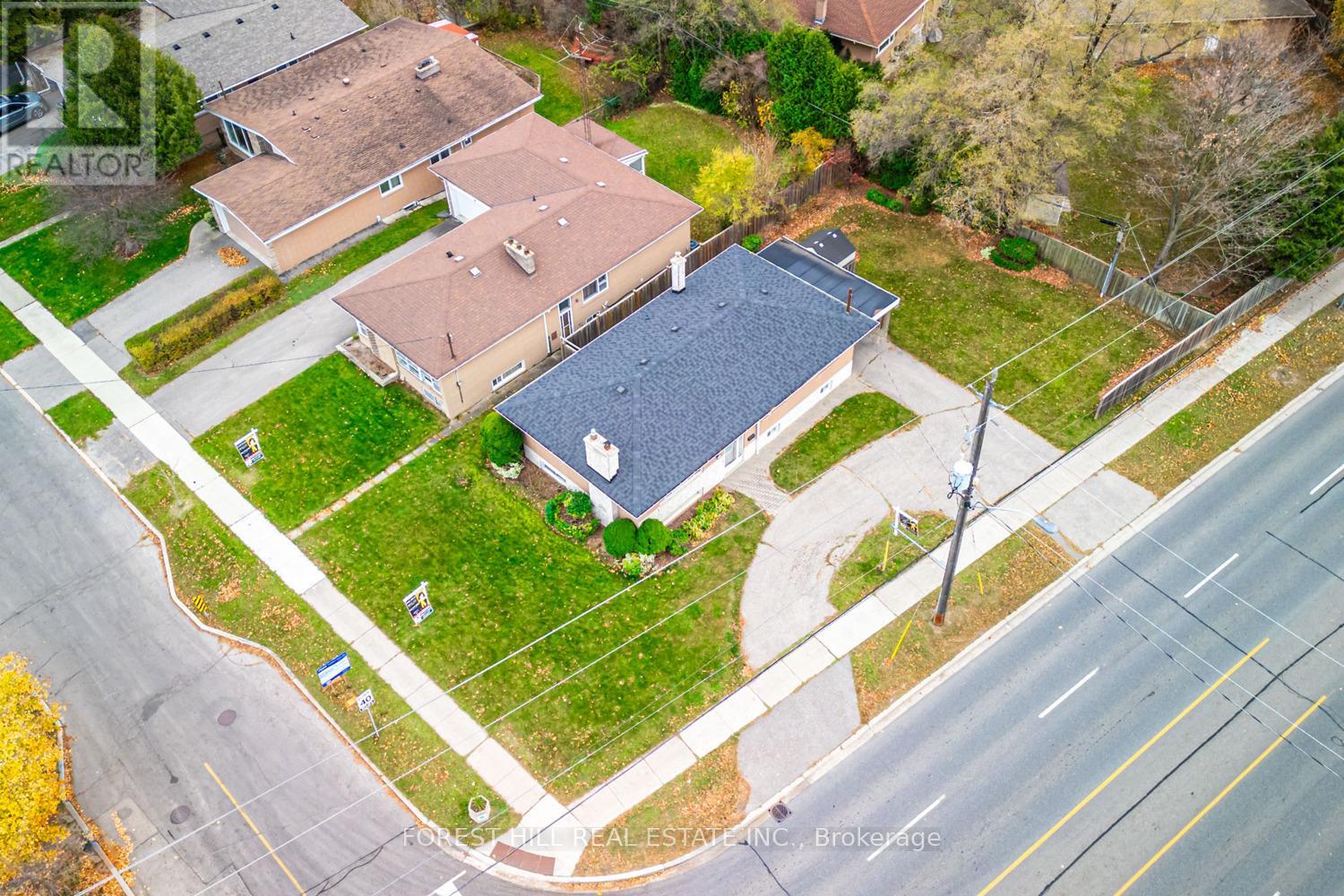 1 Blithfield Avenue, Toronto, Ontario  M2K 1X9 - Photo 2 - C12172818