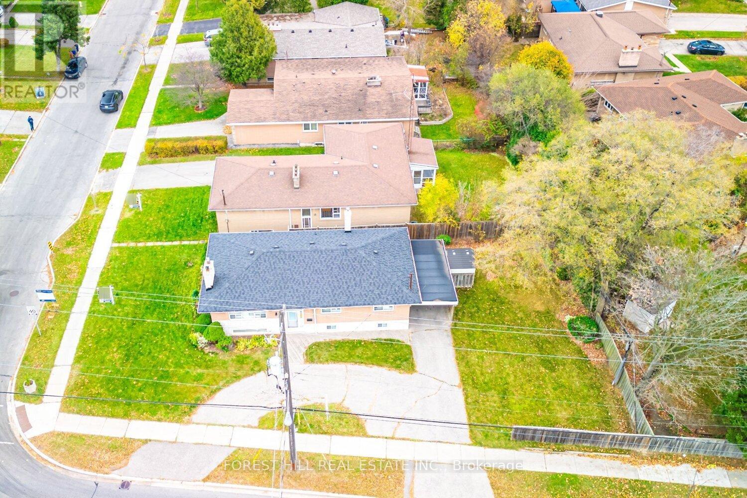 1 Blithfield Avenue, Toronto, Ontario  M2K 1X9 - Photo 5 - C12172818