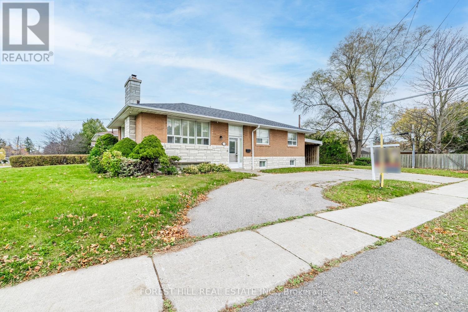 1 Blithfield Avenue, Toronto, Ontario  M2K 1X9 - Photo 7 - C12172818