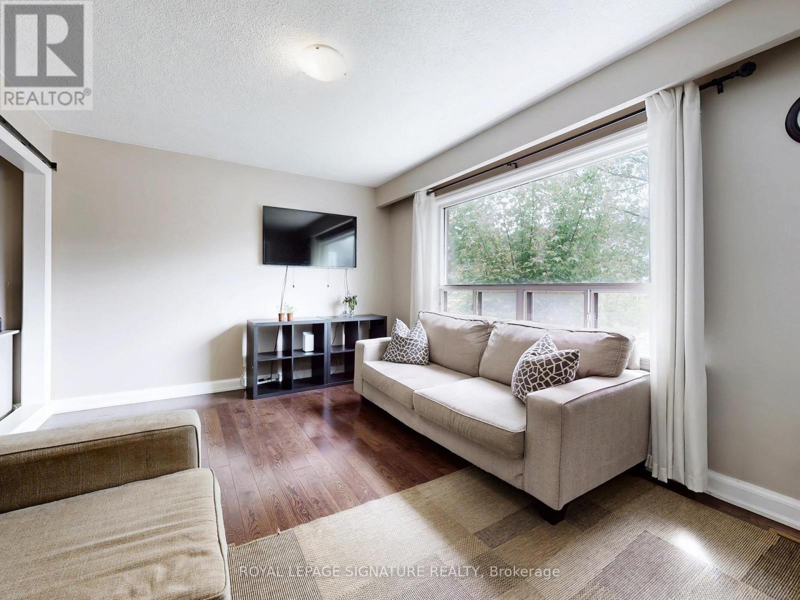 Property at 118 MOORE PARK AVENUE image 4