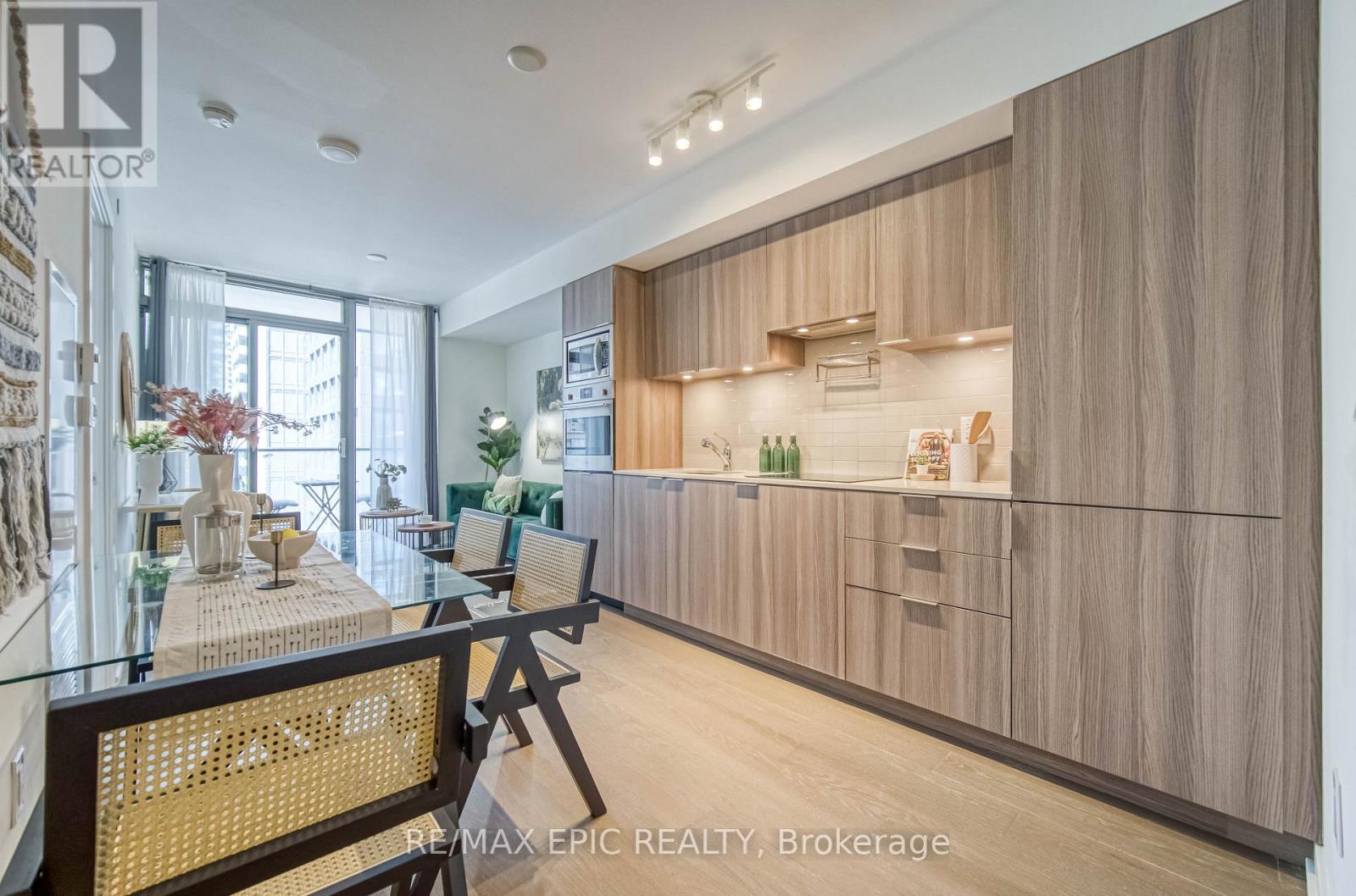 909 - 11 Wellesley Street W, Toronto, Ontario  M4Y 1E8 - Photo 7 - C12172850