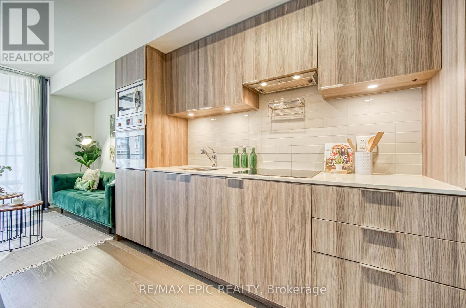 909 - 11 Wellesley Street W, Toronto (Bay Street Corridor), Ontario  M4Y 1E8 - Photo 8 - C12172850