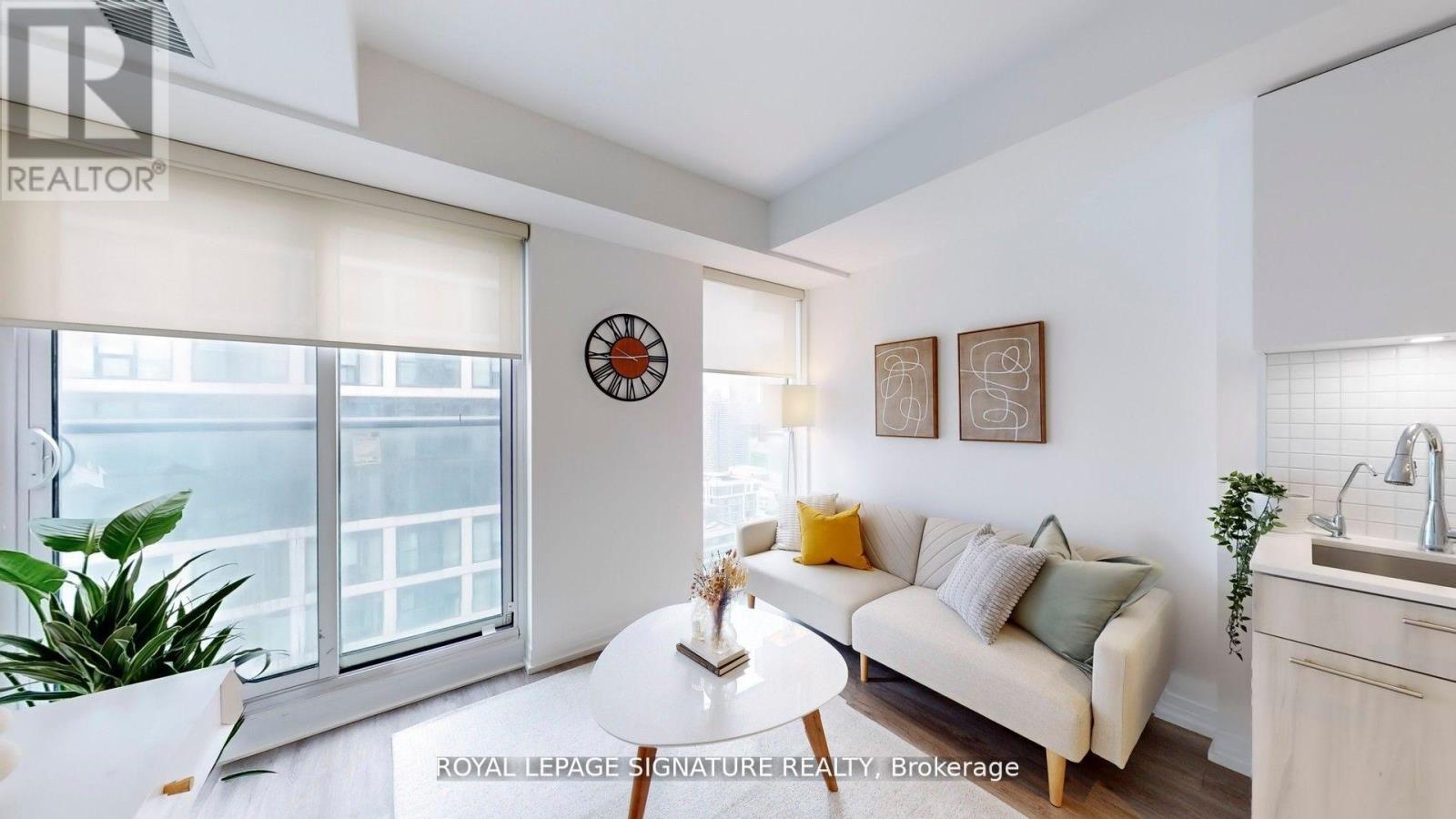 4304 - 251 Jarvis Street, Toronto, Ontario  M5B 0C3 - Photo 2 - C12172915