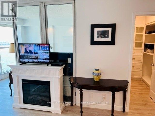 2804 - 77 Harbour Square, Toronto, Ontario  M5J 2S2 - Photo 4 - C12172922
