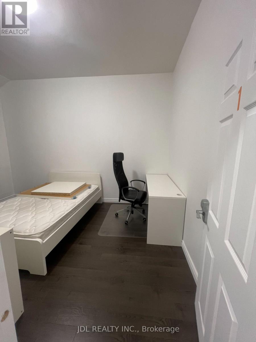 44 Sullivan Street, Toronto, Ontario  M5T 1C1 - Photo 17 - C12172950