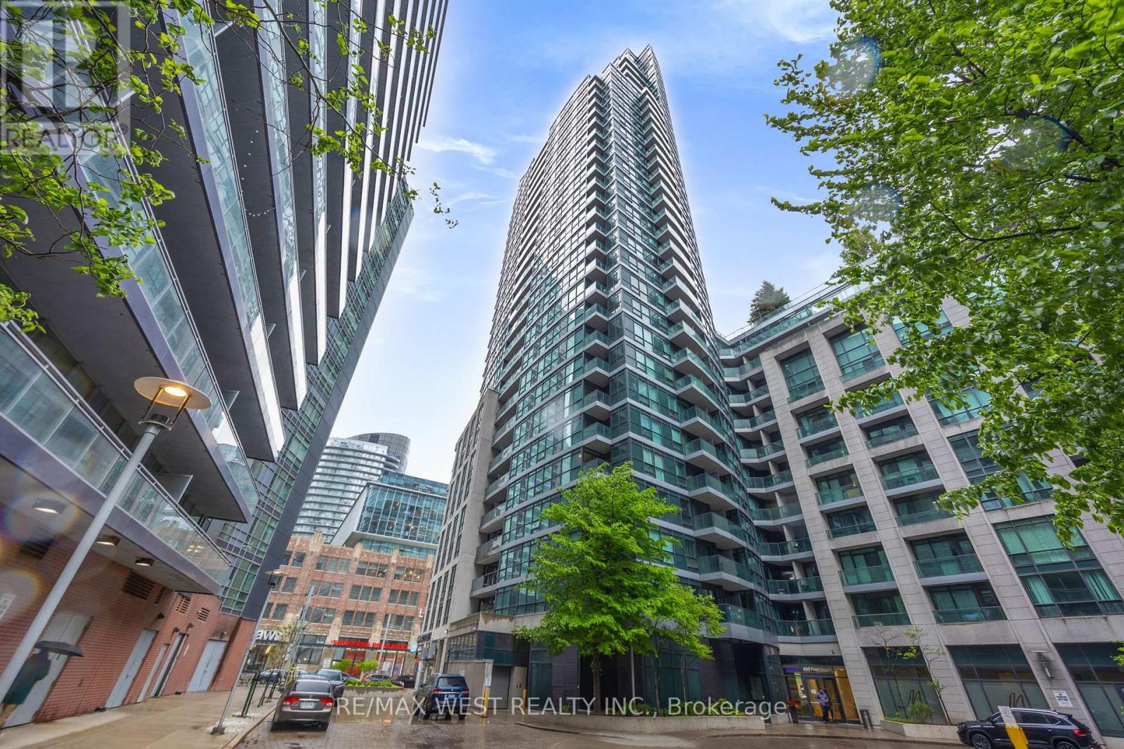 410 - 600 FLEET STREET, Toronto, Ontario