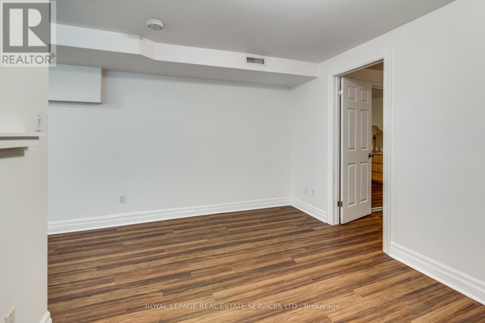 L - 116 Gillard Avenue, Toronto, Ontario  M4J 4N6 - Photo 10 - E12172790