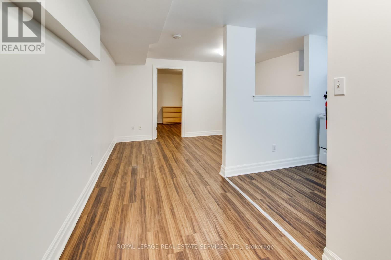 L - 116 Gillard Avenue, Toronto, Ontario  M4J 4N6 - Photo 3 - E12172790