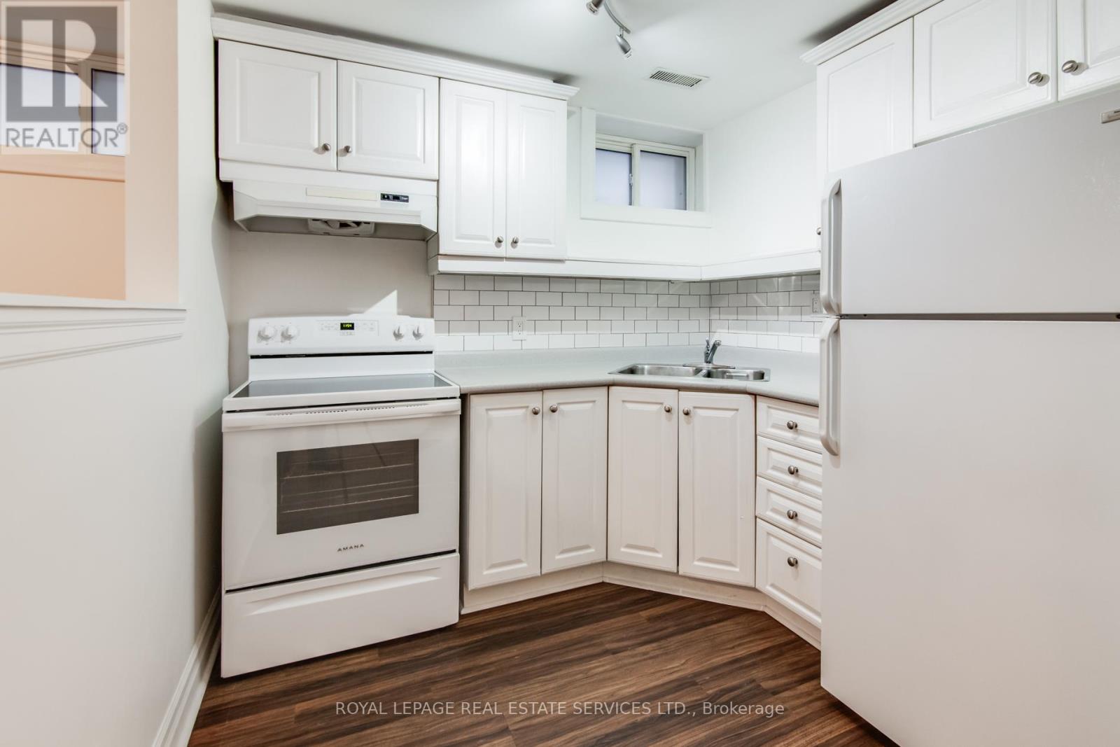 L - 116 Gillard Avenue, Toronto, Ontario  M4J 4N6 - Photo 5 - E12172790