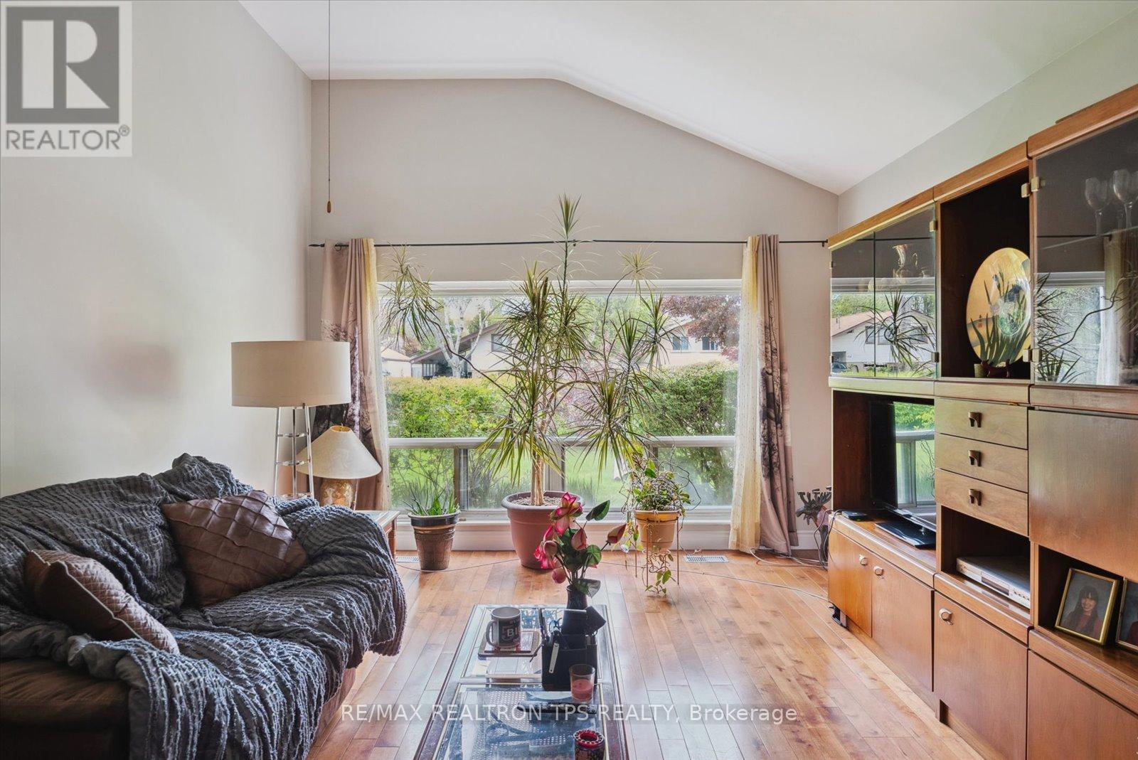 43 Gondola Crescent, Toronto, Ontario  M1G 2J2 - Photo 4 - E12172879