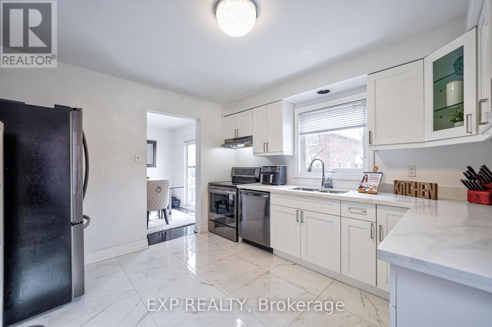 32 Parade Square, Toronto, Ontario  M1C 3T6 - Photo 12 - E12172937
