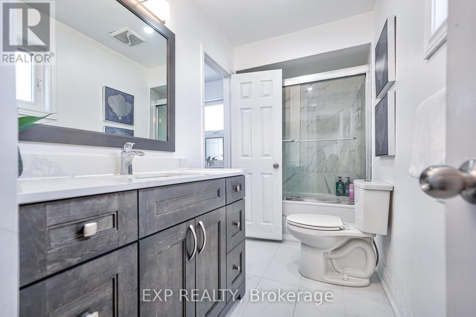 32 Parade Square, Toronto, Ontario  M1C 3T6 - Photo 21 - E12172937